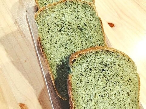 白神こだま酵母*HBで 濃い生よもぎ食パン